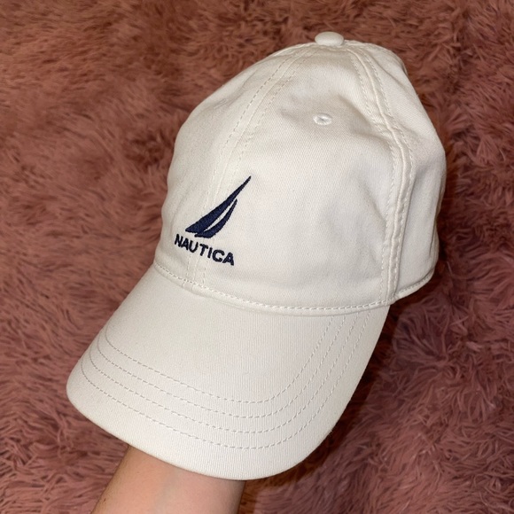 *SOLD* Nautica - Picture 1 of 7